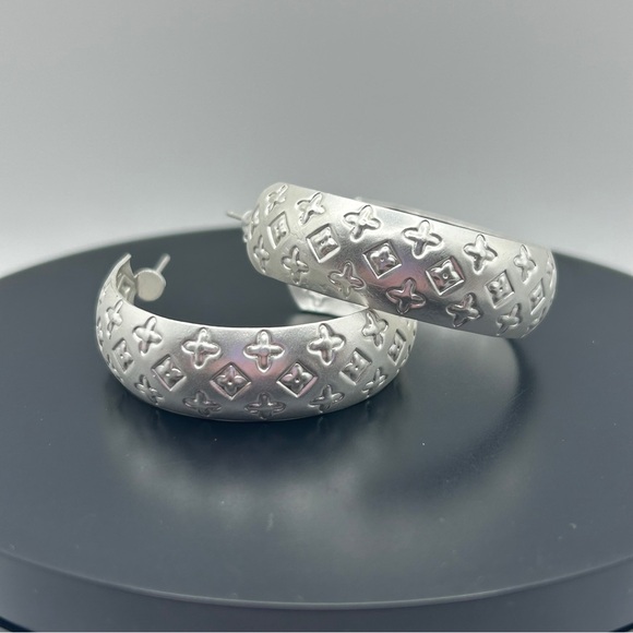 Designer Inspired - Silver Hoop Earrings - Picture 1 of 7